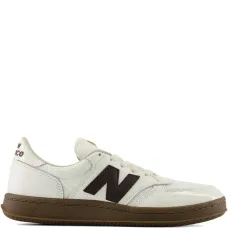 Лакированные кроссовки с сетчатыми вставками