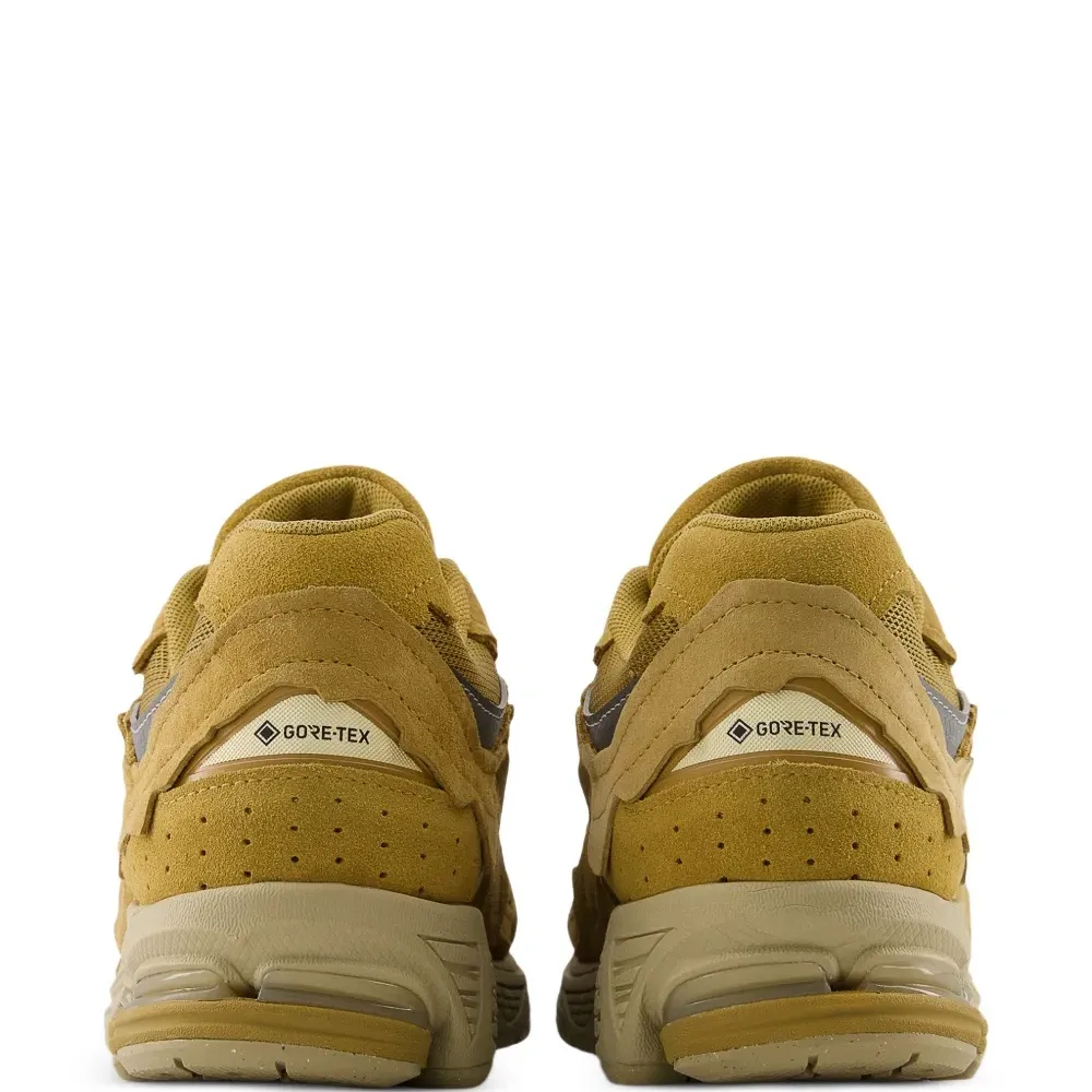 Кроссовки с логотипом N