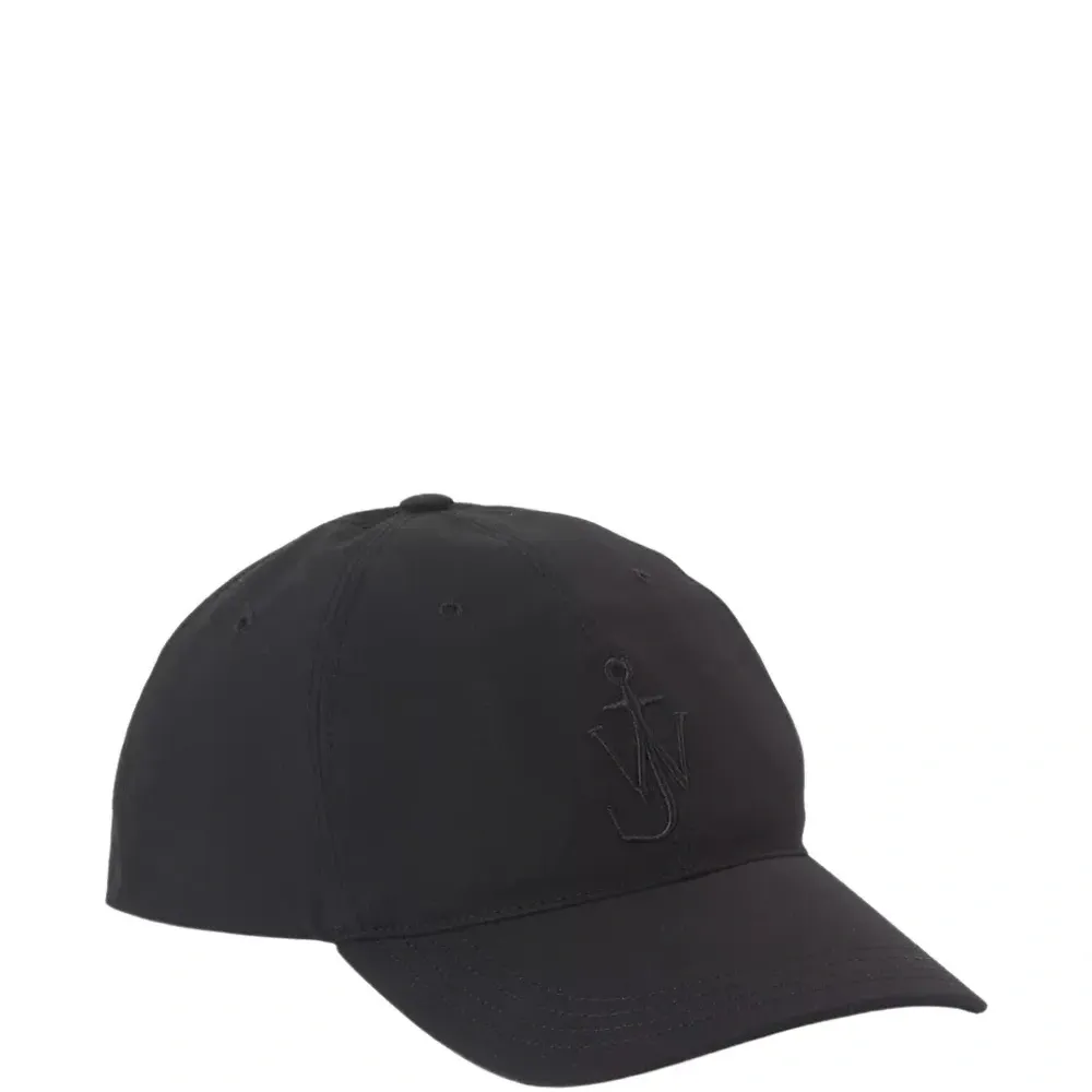 Бейсболка с нашивкой-логотипом