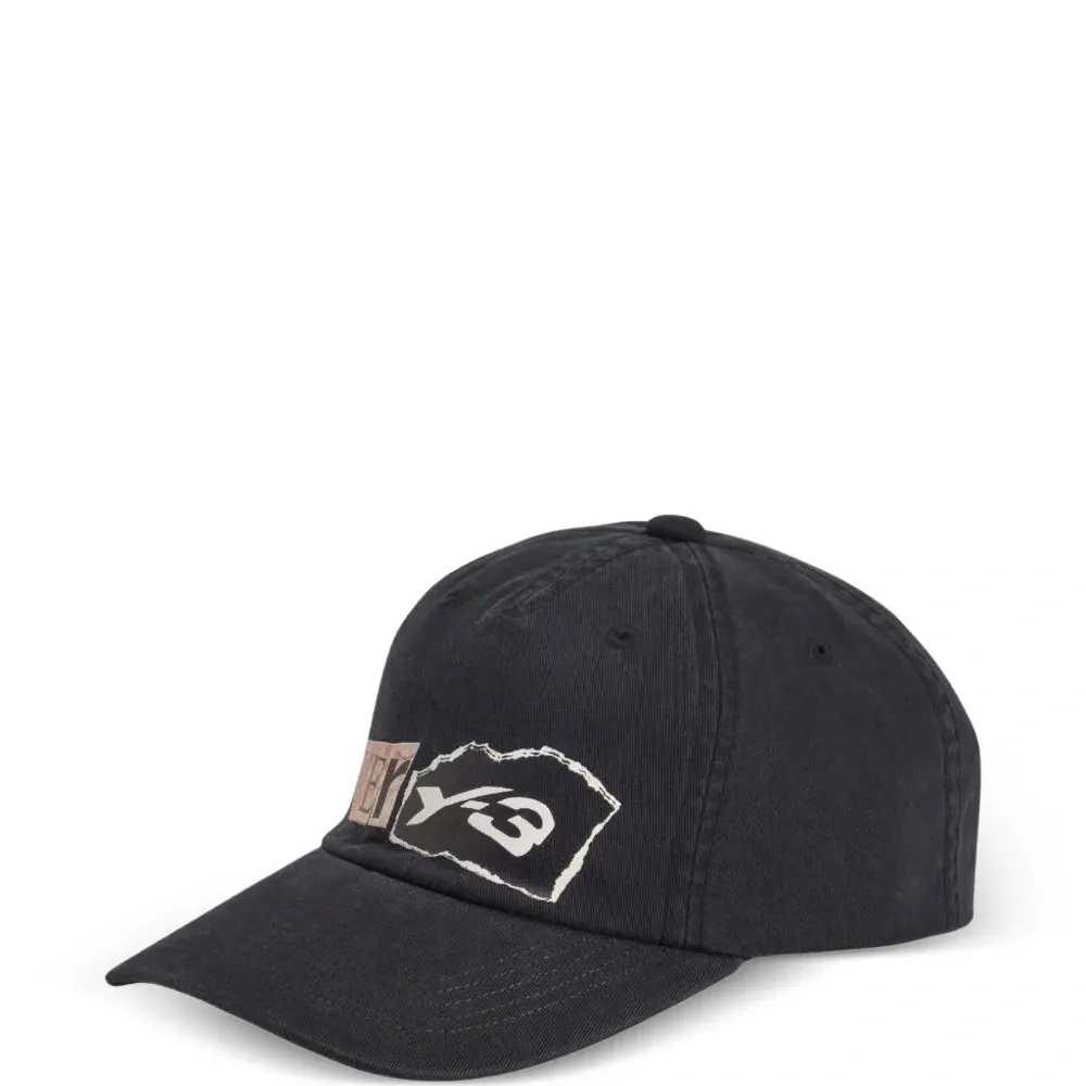 Бейсболка с логотипом