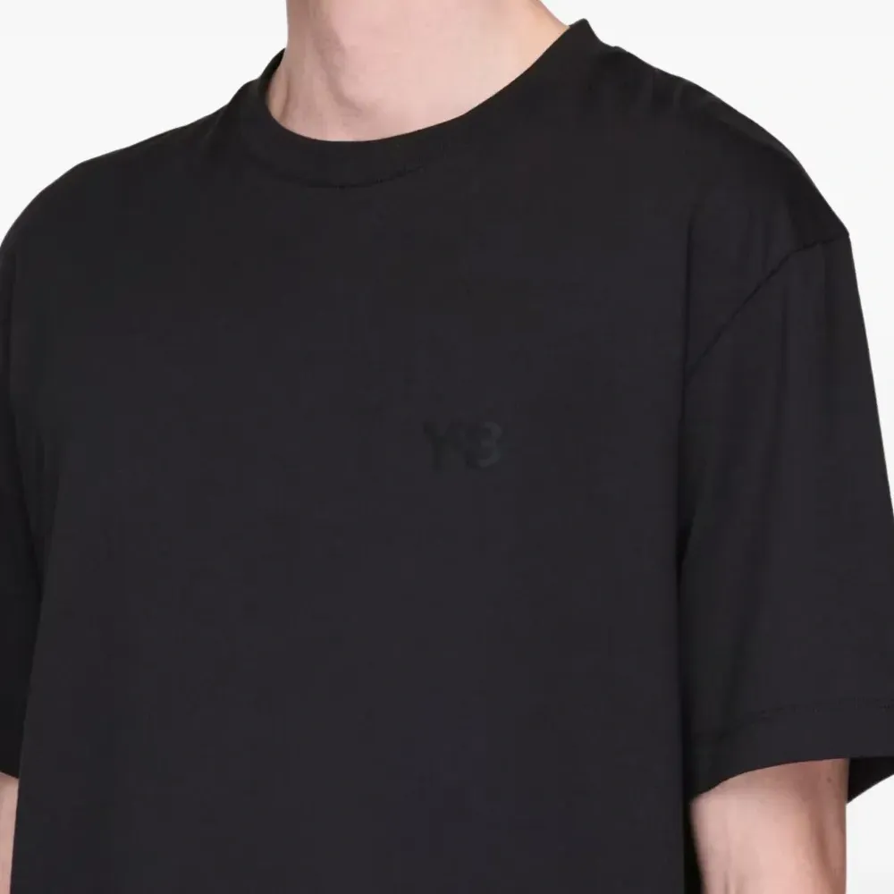 Футболка с логотипом