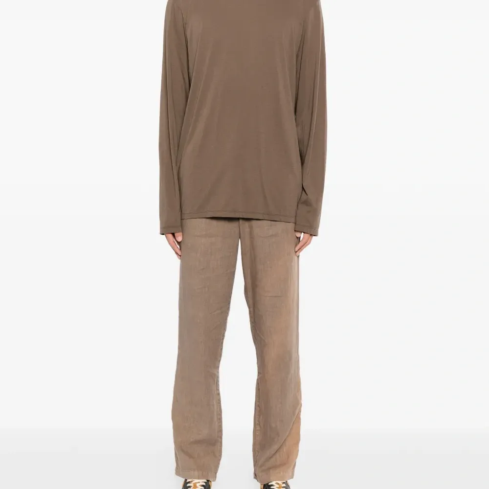 Футболка с круглым вырезом