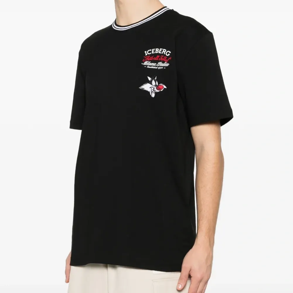 Футболка с контрастной отделкой и графическим принтом