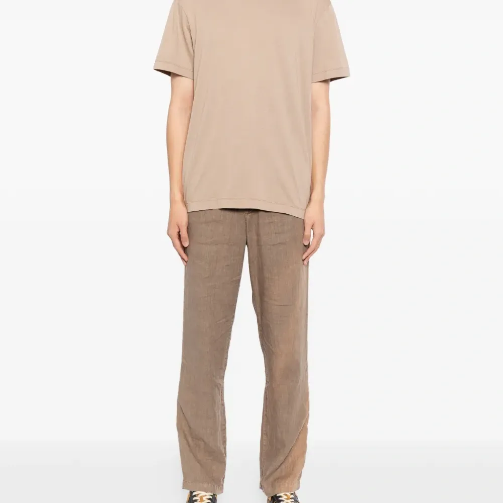 Футболка с круглым вырезом