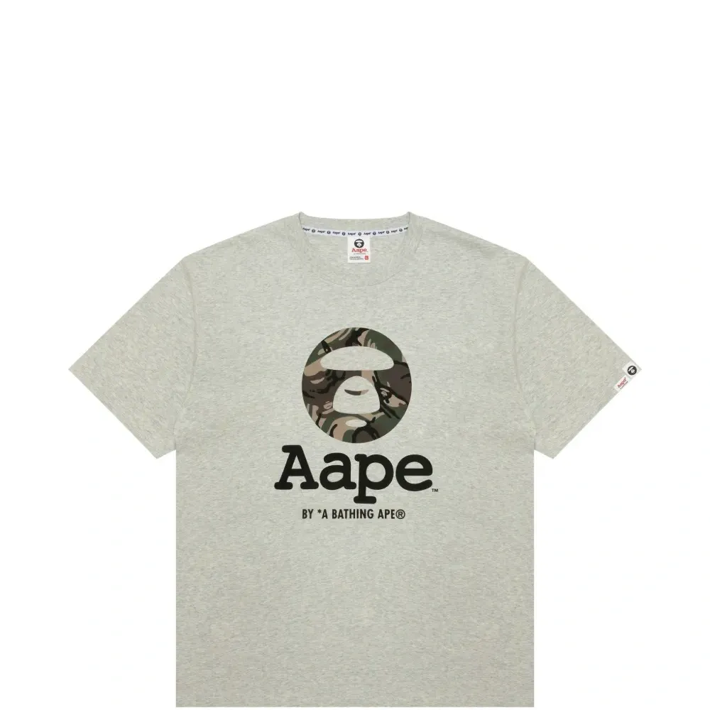 Футболка с камуфляжным логотипом