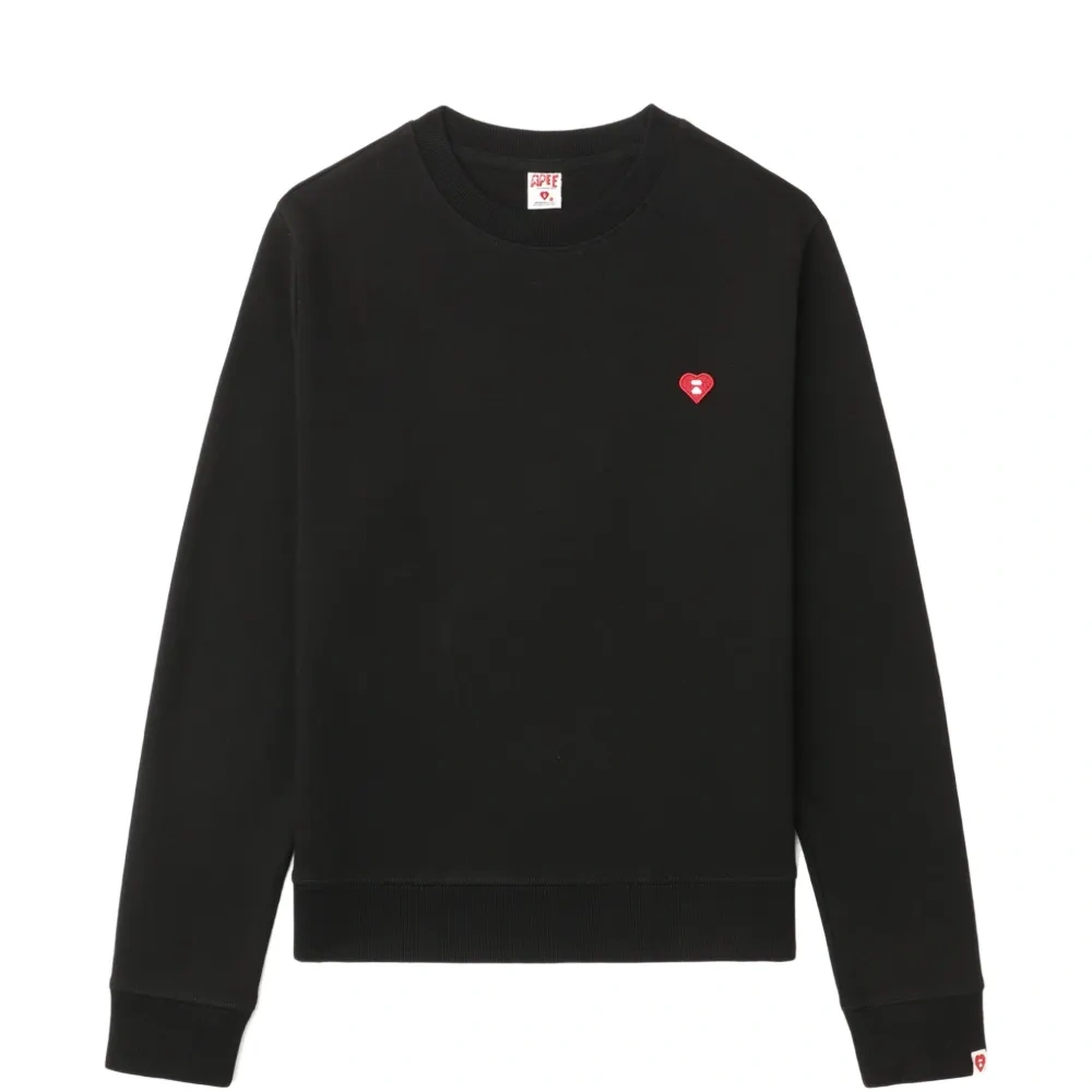 Свитер с аппликацией