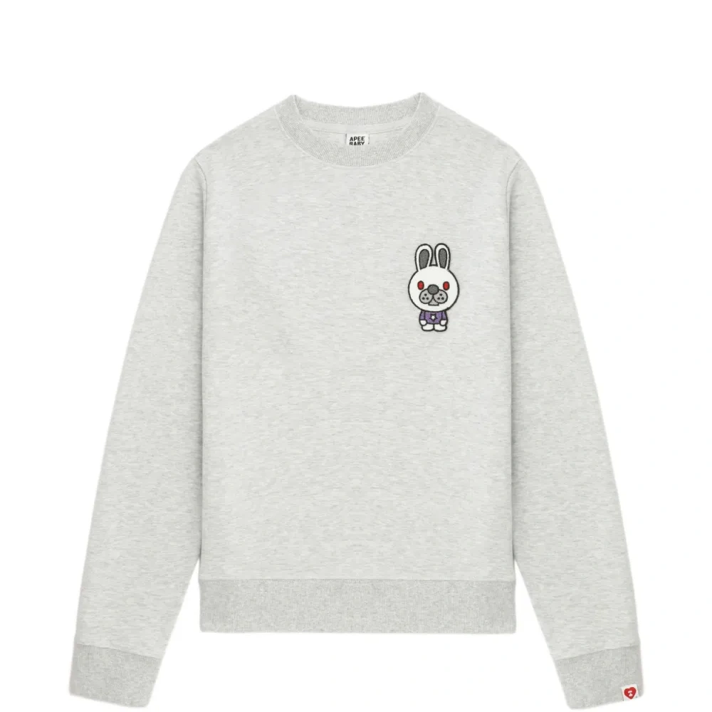 Свитер с аппликацией в виде кролика