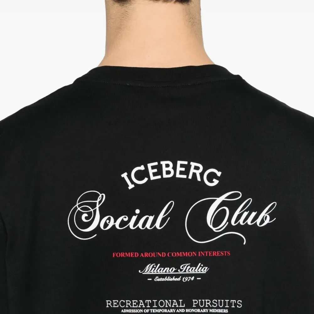 Футболка с логотипом и круглым вырезом