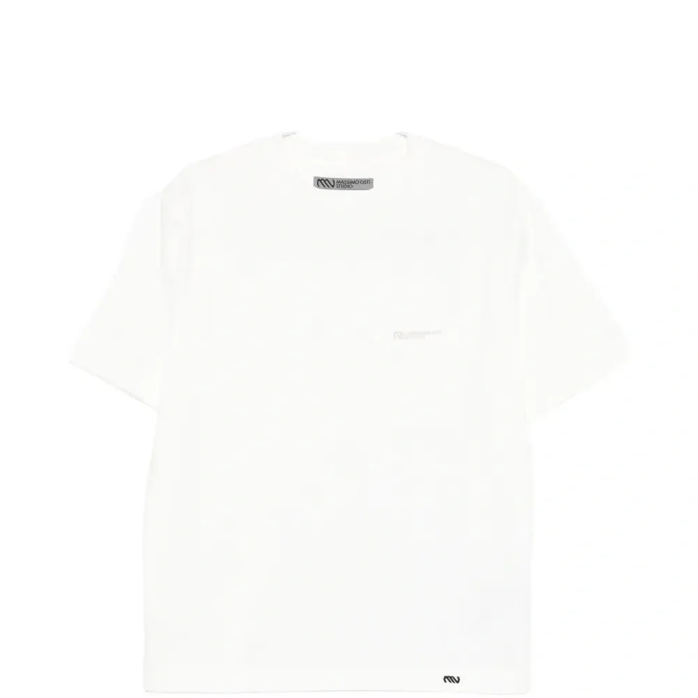 Футболка с логотипом на кармане