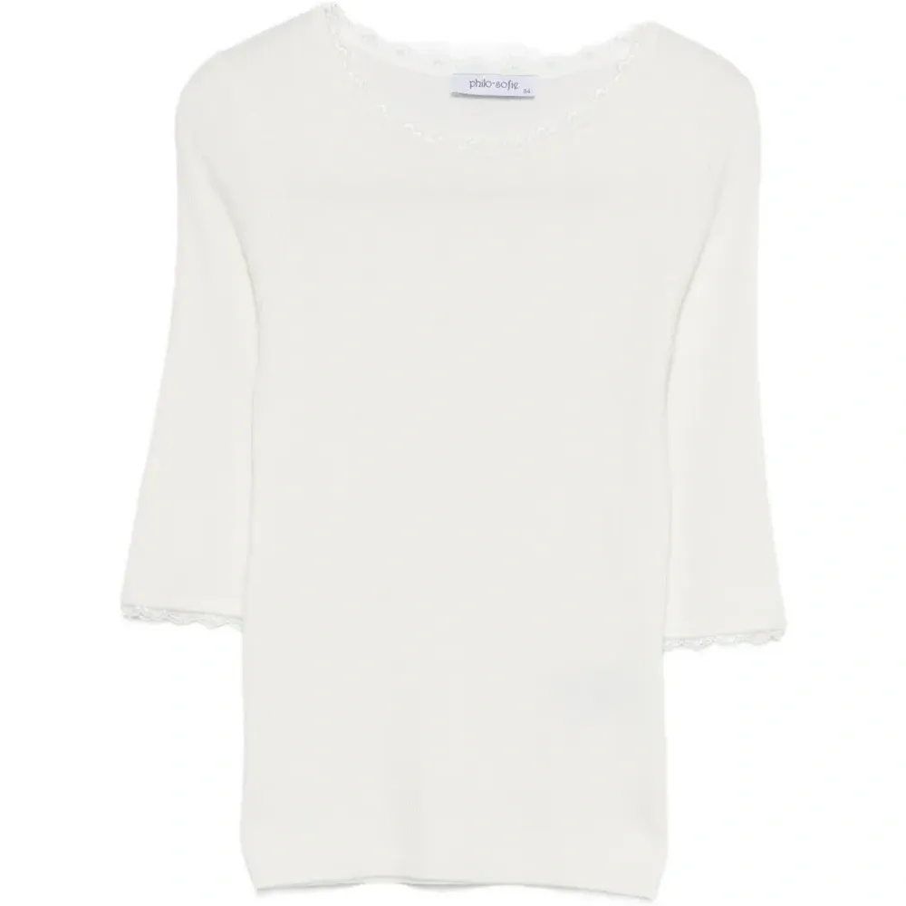 Свитер с кружевной отделкой