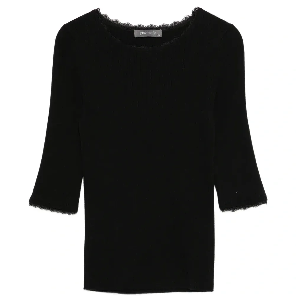 Футболка с кружевной отделкой