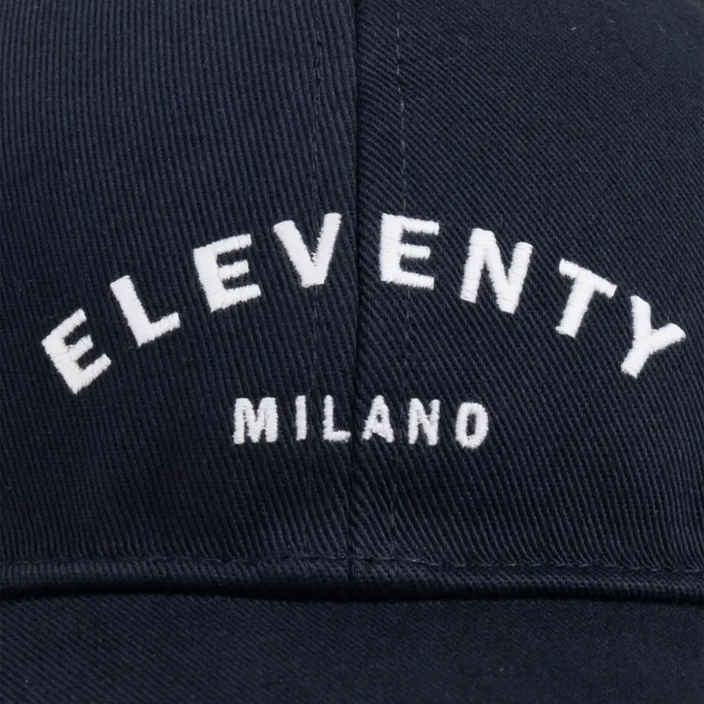 Бейсболка с вышивкой