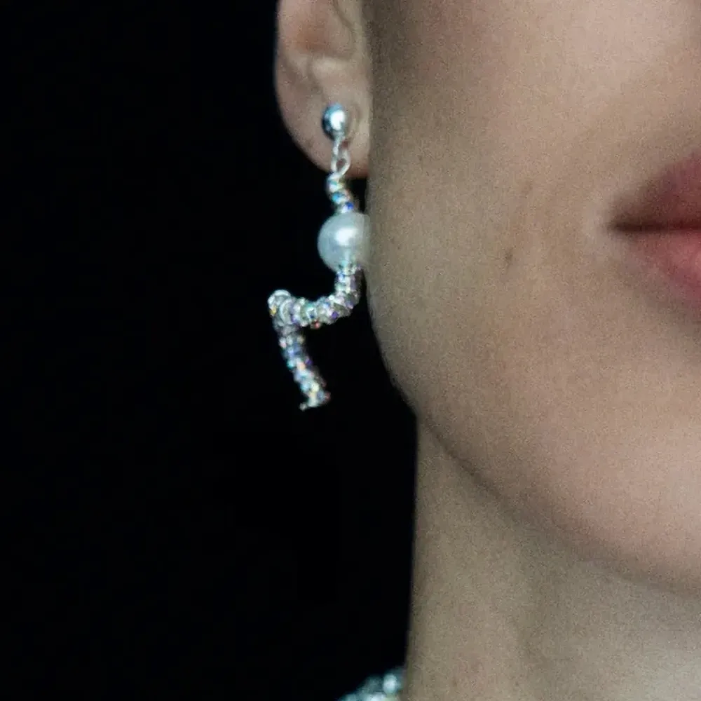 Серьги-подвески с искусственным жемчугом