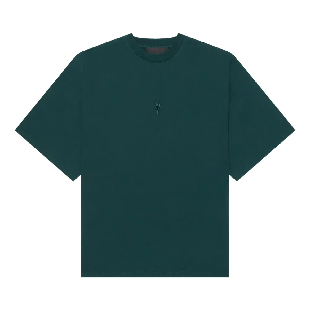 Футболка с вышитым логотипом