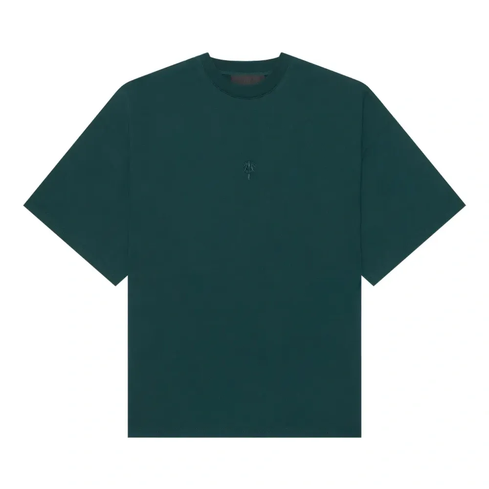 Футболка с вышитым логотипом