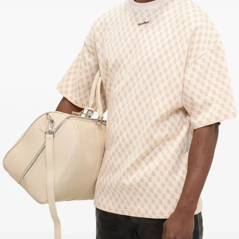 Футболка с логотипом