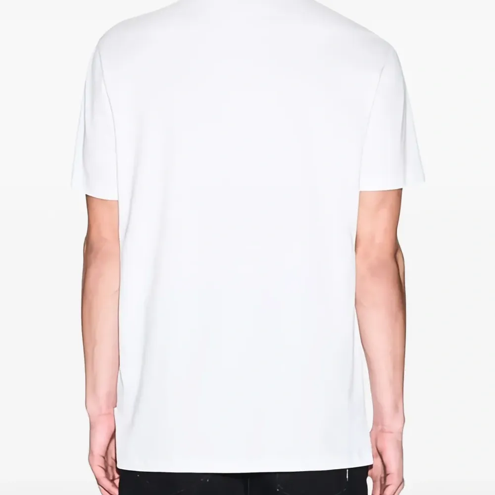 Футболка с накладным карманом