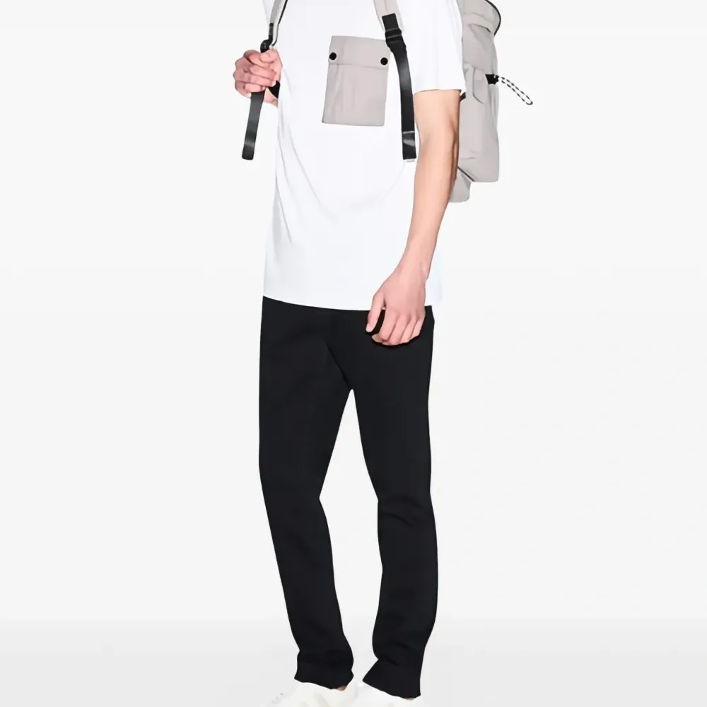 Футболка с накладным карманом