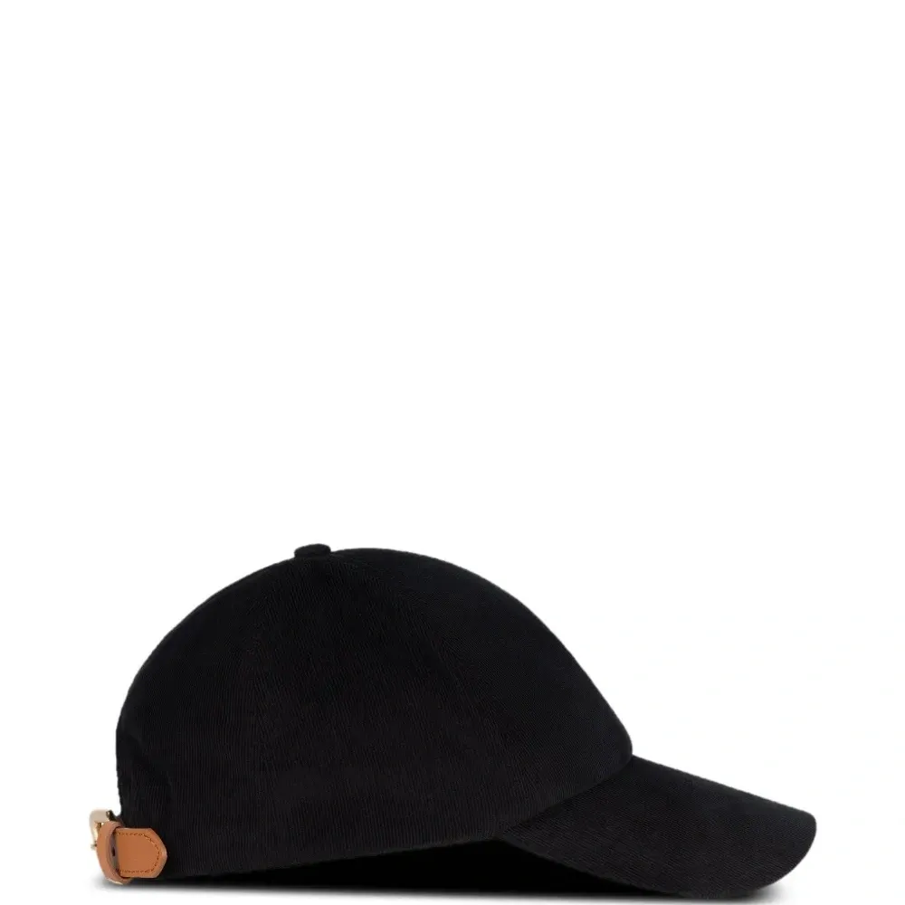 Бейсболка с ремешком