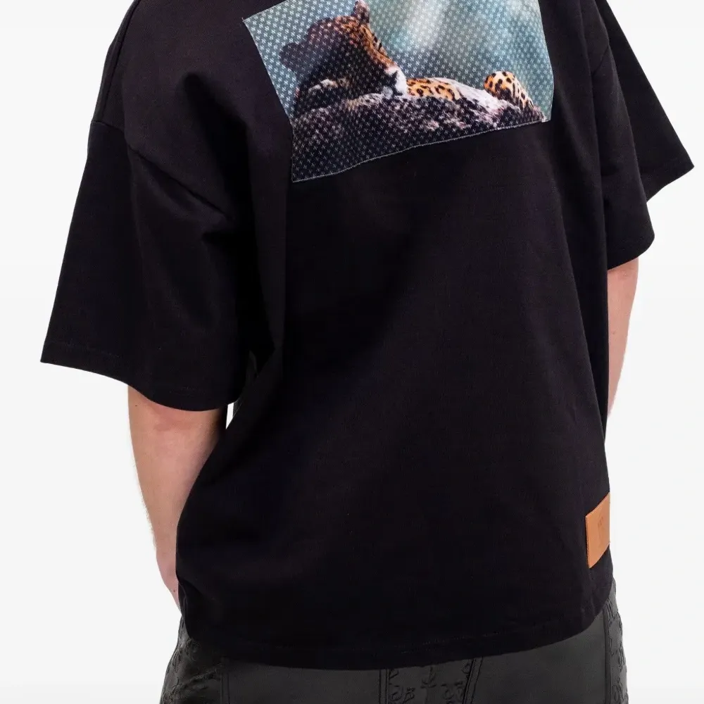 Футболка с аппликацией