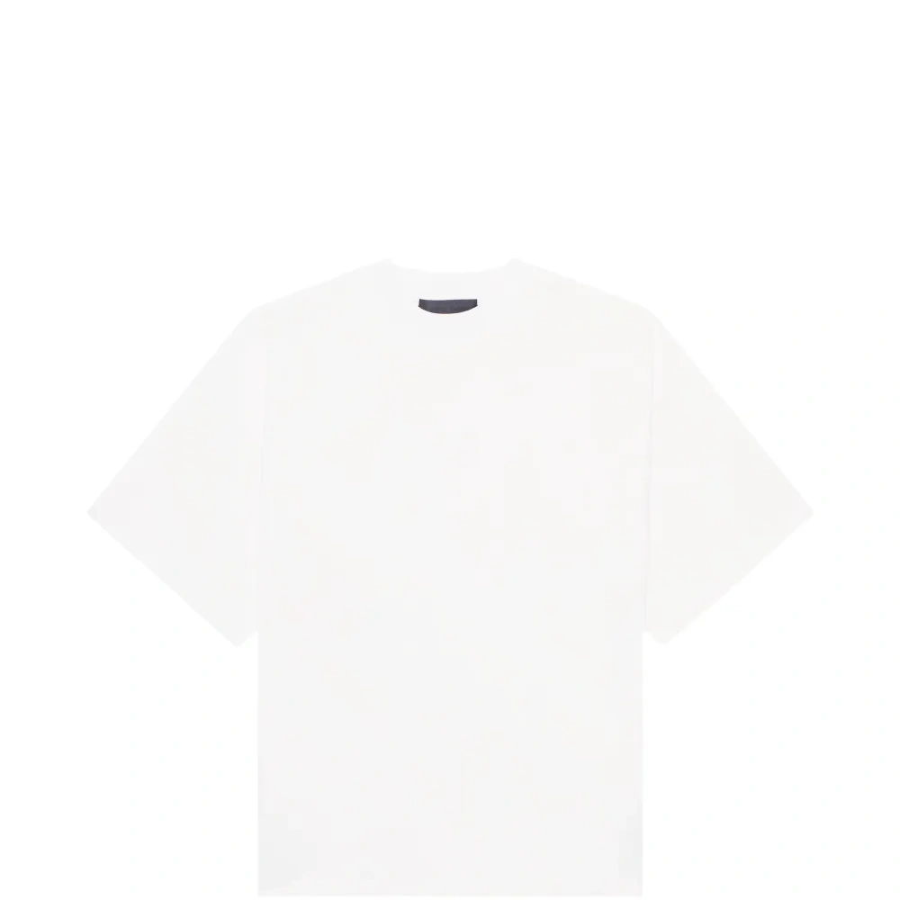 Футболка с вышитым логотипом