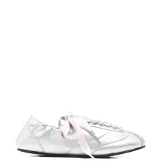 Кроссовки с лентами вместо шнурков