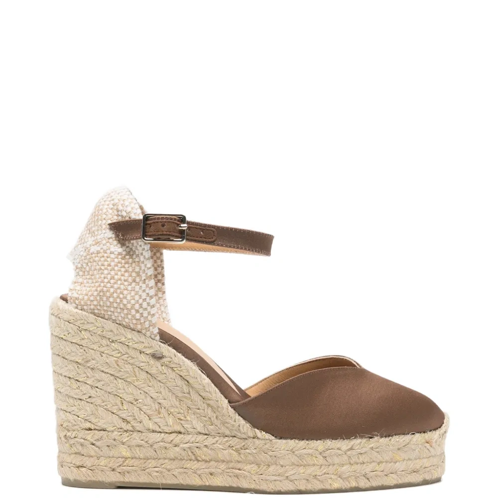 Босоножки на танкетке с ремешком на щиколотке