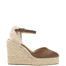 Босоножки на танкетке с ремешком на щиколотке