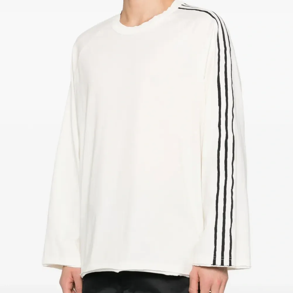 Полосатая футболка с длинными рукавами