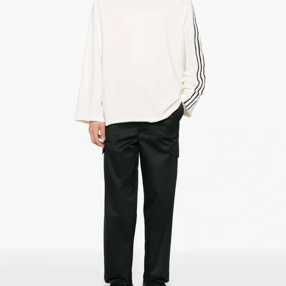 Полосатая футболка с длинными рукавами