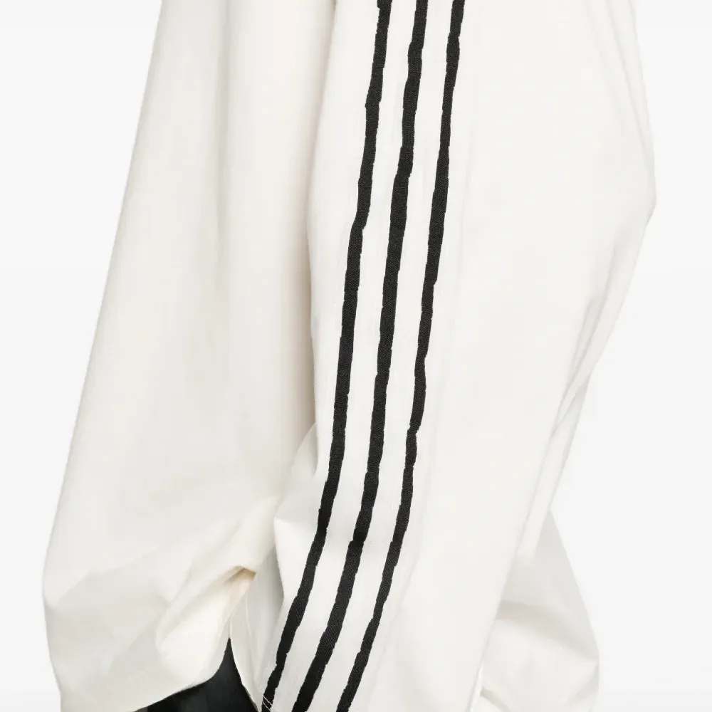 Полосатая футболка с длинными рукавами