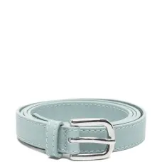 Кожаный ремень с металлической пряжкой