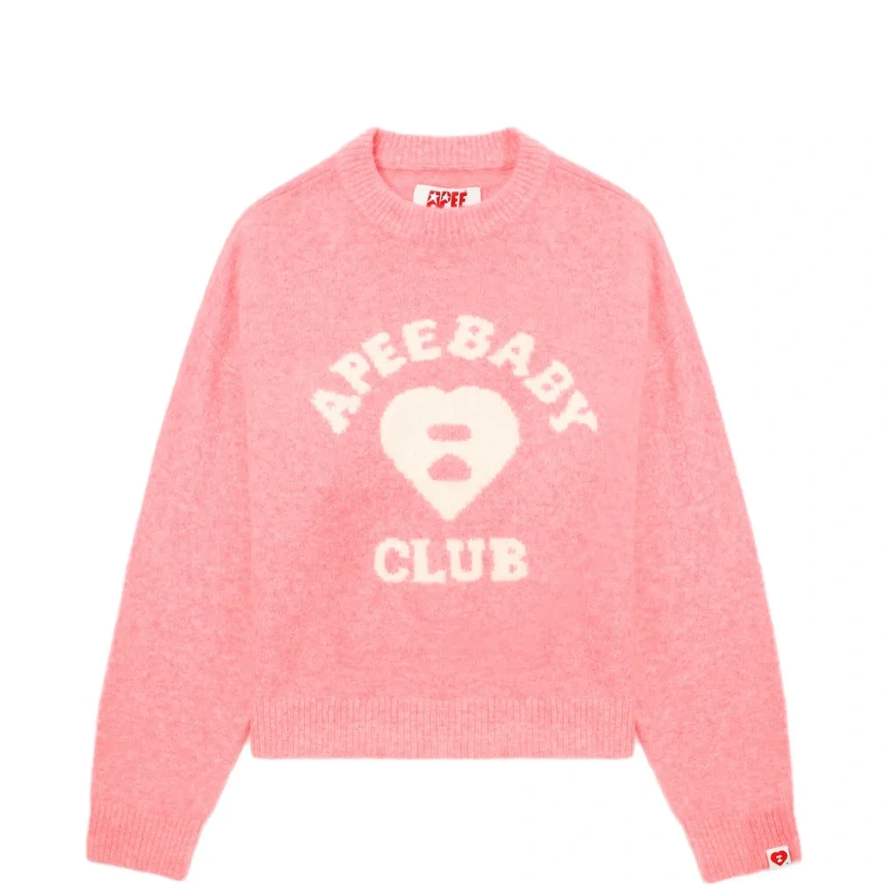 Свитер с сердечным мотивом