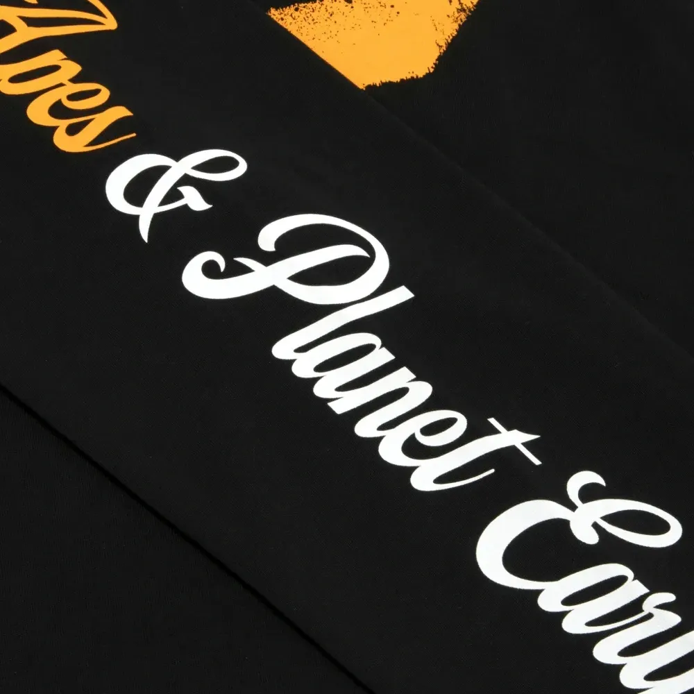 Футболка с длинными рукавами и графическим принтом