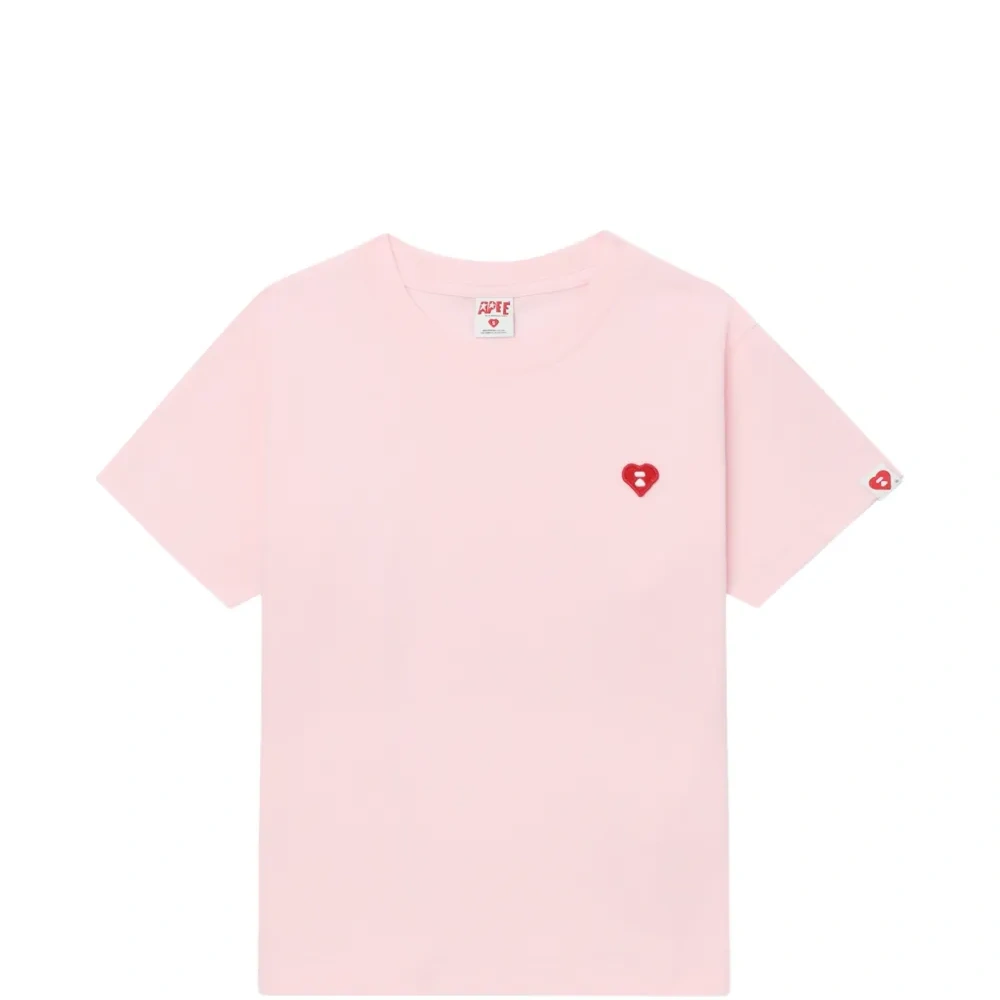 Футболка с вышитым сердцем