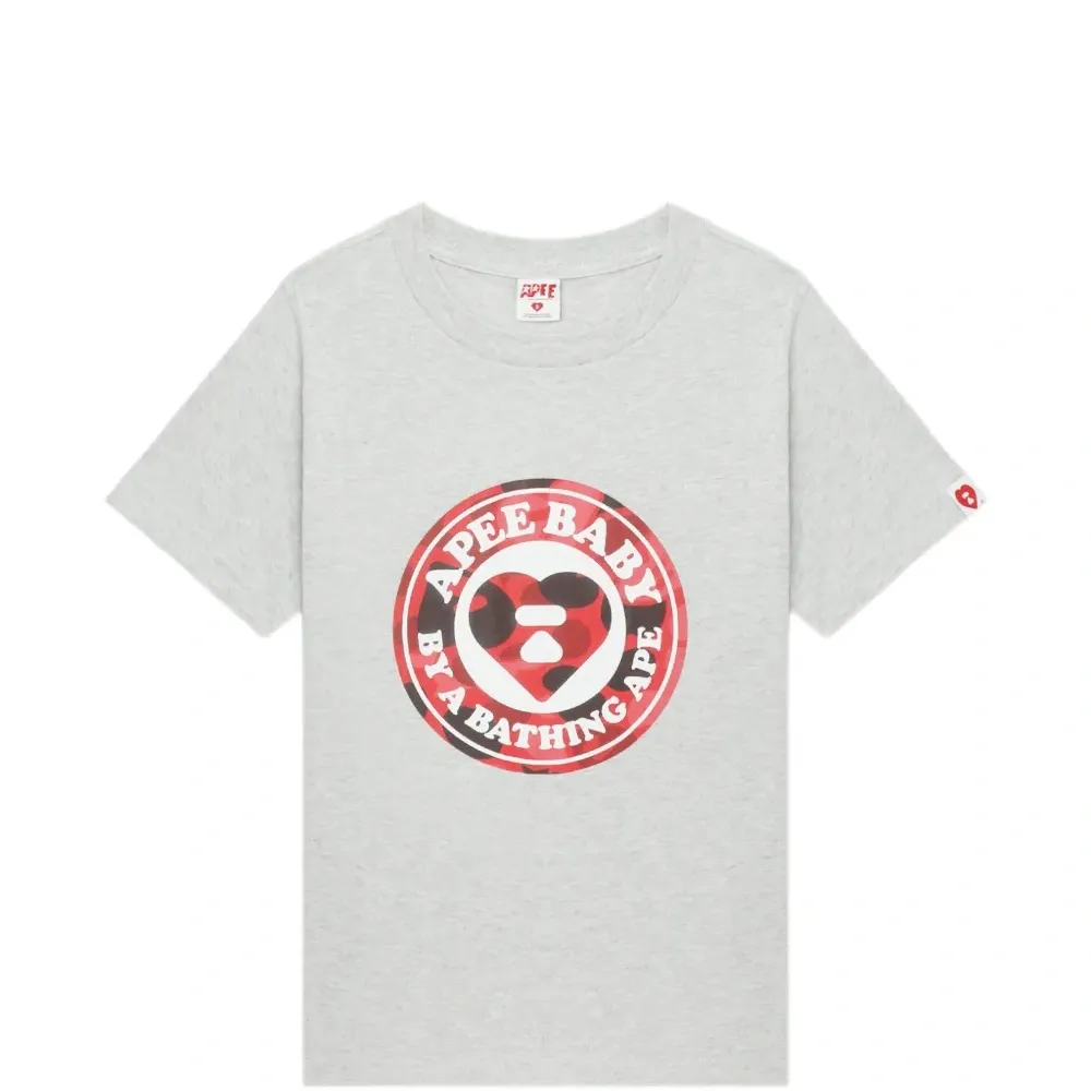 Футболка с логотипом в виде камуфляжного сердца