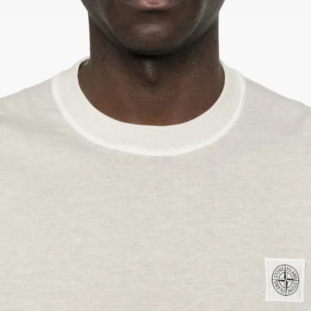 Футболка с нашивкой-логотипом