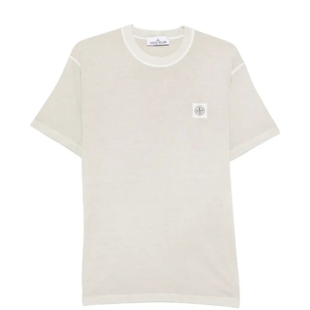 Футболка с нашивкой-логотипом