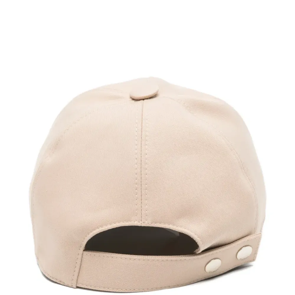 Бейсболка с вышитым логотипом