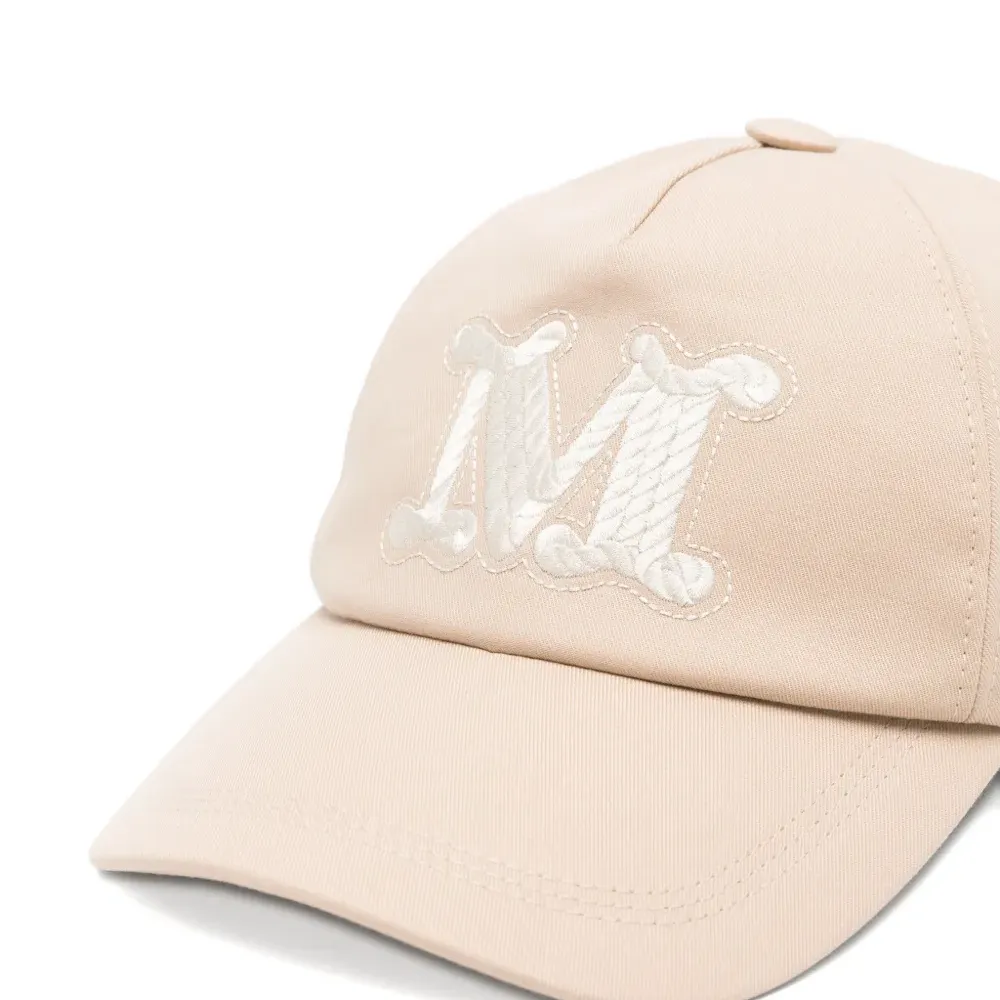 Бейсболка с вышитым логотипом