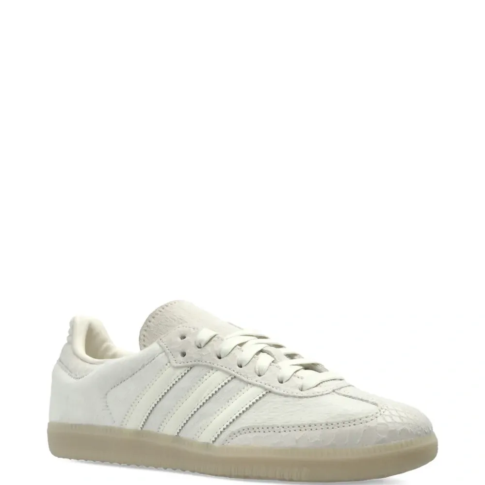 Кожаные кроссовки с полосатыми деталями