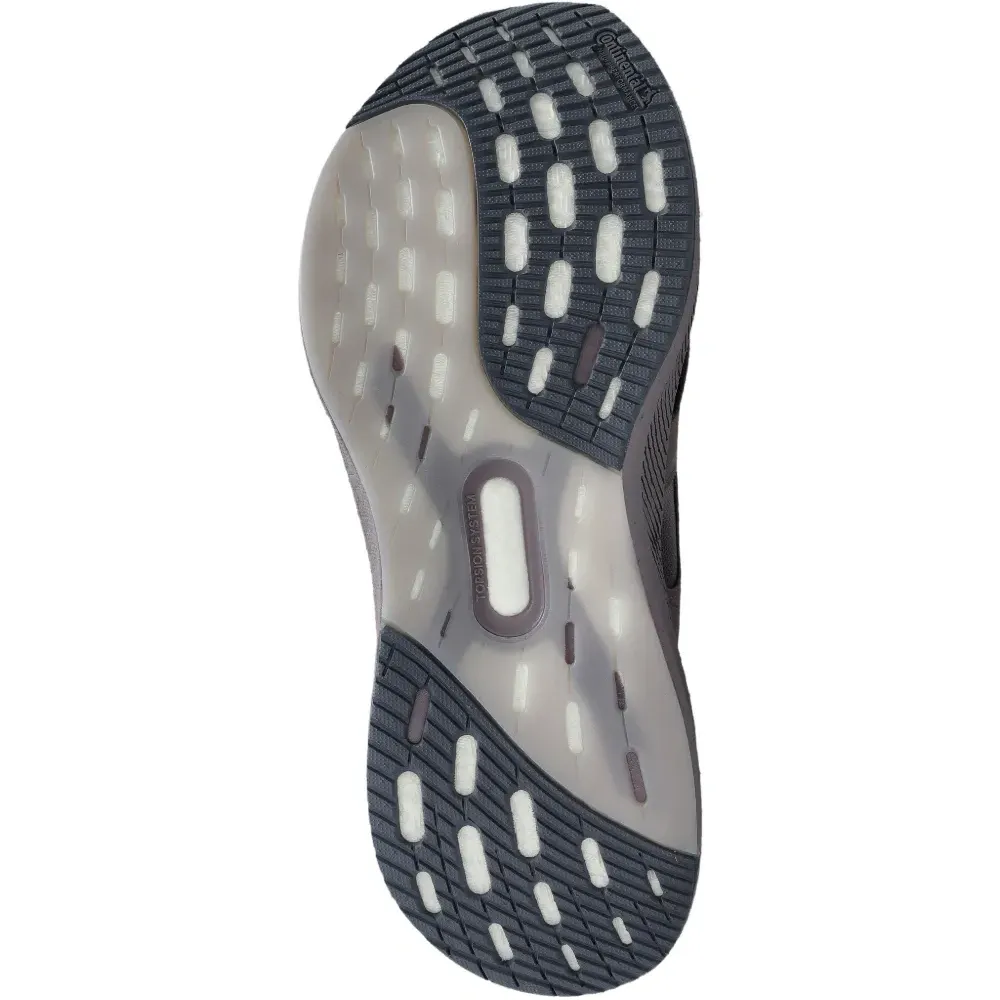 Кроссовки с панелями