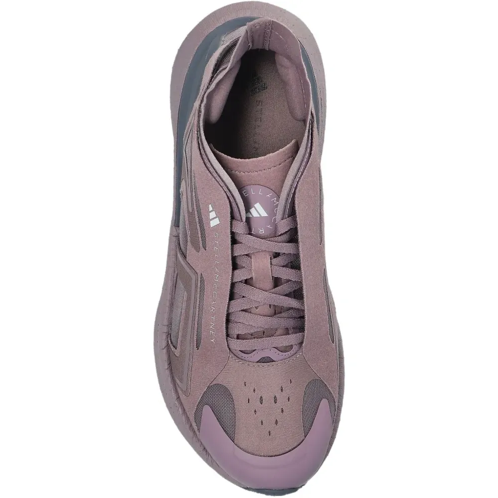 Кроссовки с панелями