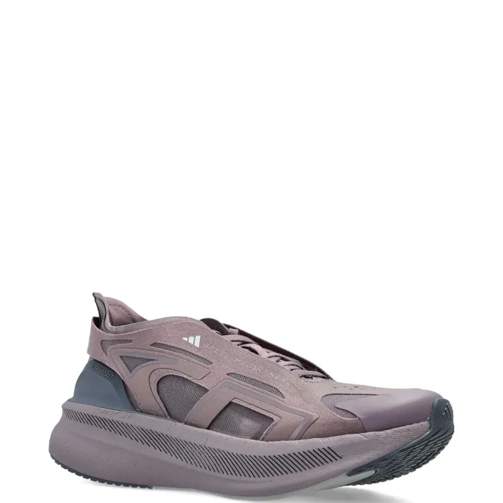 Кроссовки с панелями