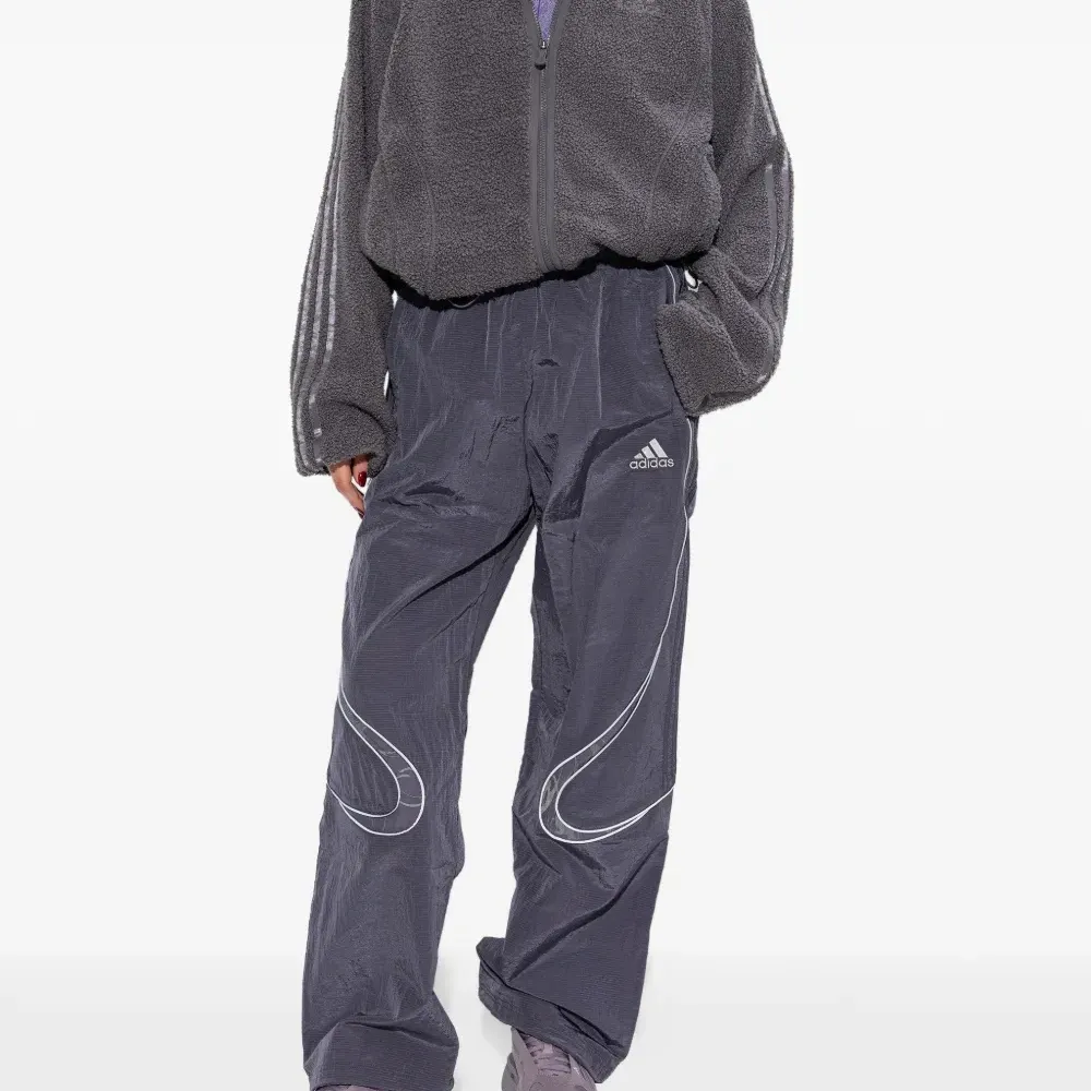 Кроссовки с панелями