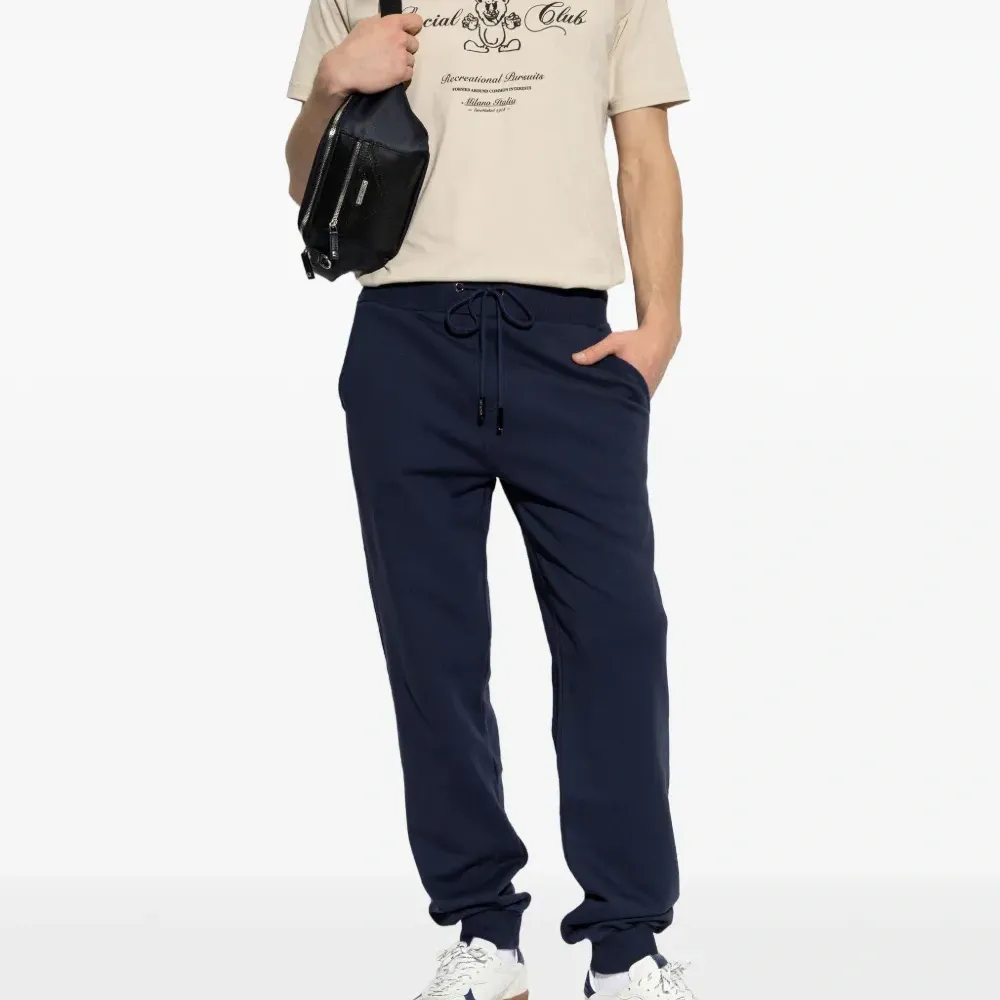 Спортивные брюки на завязках