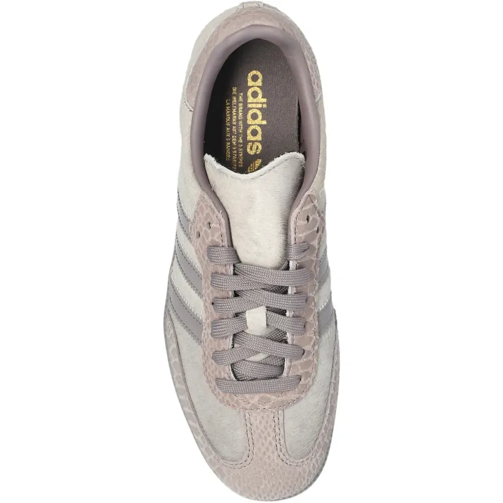 Кроссовки с полосатыми деталями