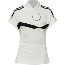 Футболка с тремя полосками на рукавах