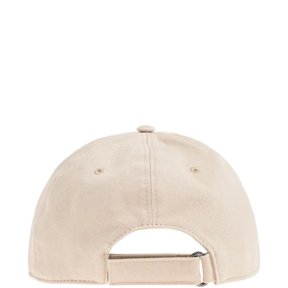 Бейсболка с вышивкой