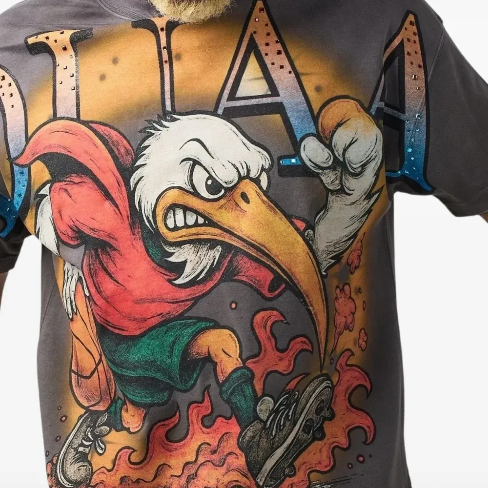 Футболка с изображением птицы